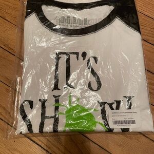 NWT Beetlejuice Women’s Juniors Size L Shirt and Socks!!!